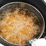 L'illustration de l'article "Comment gérer les huiles alimentaires usagées en restauration ?"