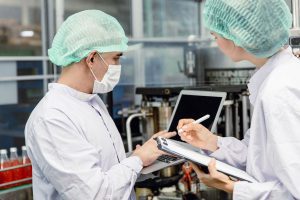 L'illustration de l'article "Quelles sont les règles d’hygiène essentielles dans une cuisine professionnelle ?"