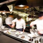 L'illustration de l'article "Comment organiser les zones de travail en cuisine pour éviter les contaminations croisées"