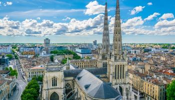 L'image de la ville de Bordeaux (Gironde) où se trouve le centre de formation professionnel RH Reflex