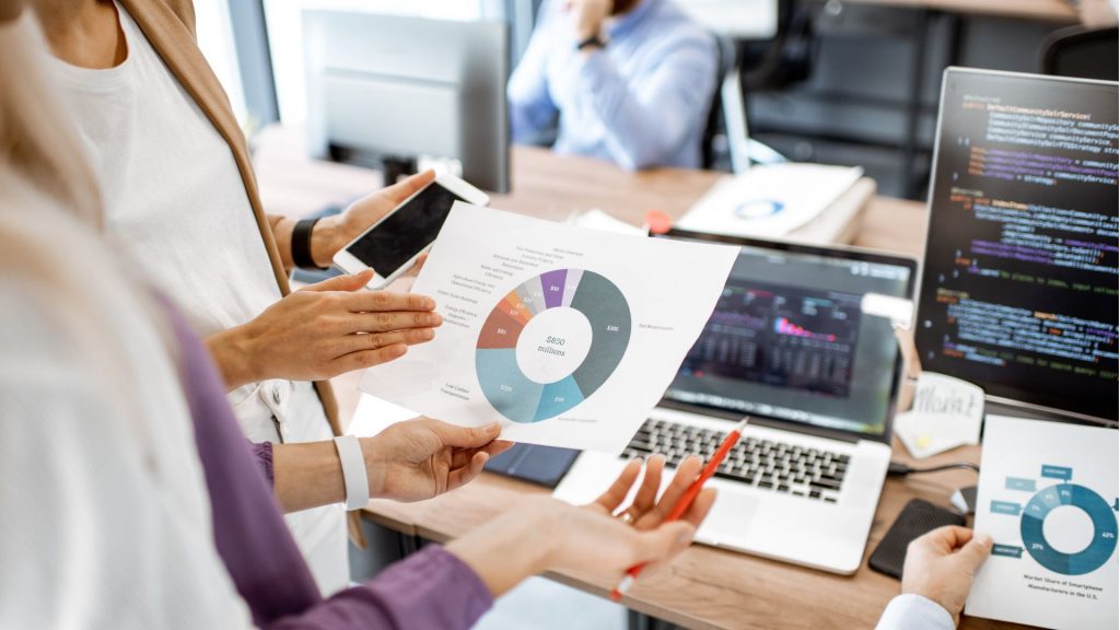 L'illustration de la formation "IA Générative et Analyse financière : synthèse, simulation, veille"